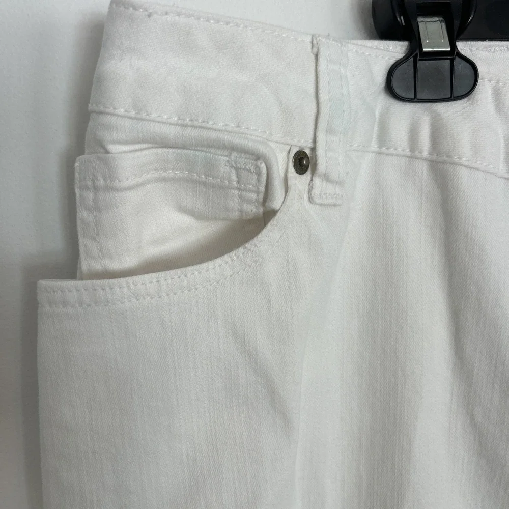 Lane Bryant Women's White‎ Jeans Size 24 P Embroidered Flower Cropped Girlfriend